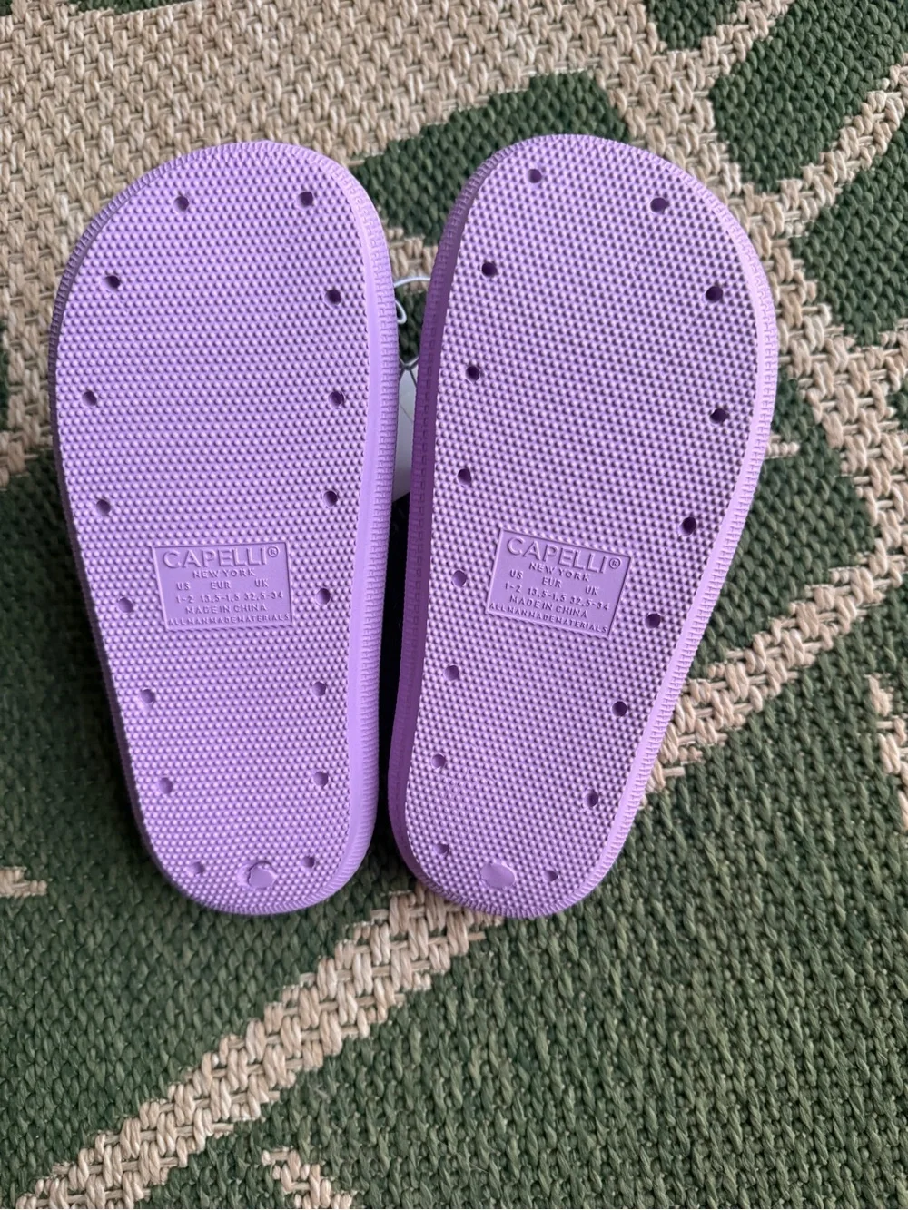 🌺🌸NWT Capelli of New York Kids Lavender Slip-On Slide sandals